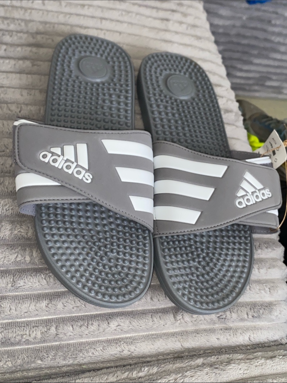 MENS ADIDAS ADISSAGE GRAY SLIDES NWT SZ 16